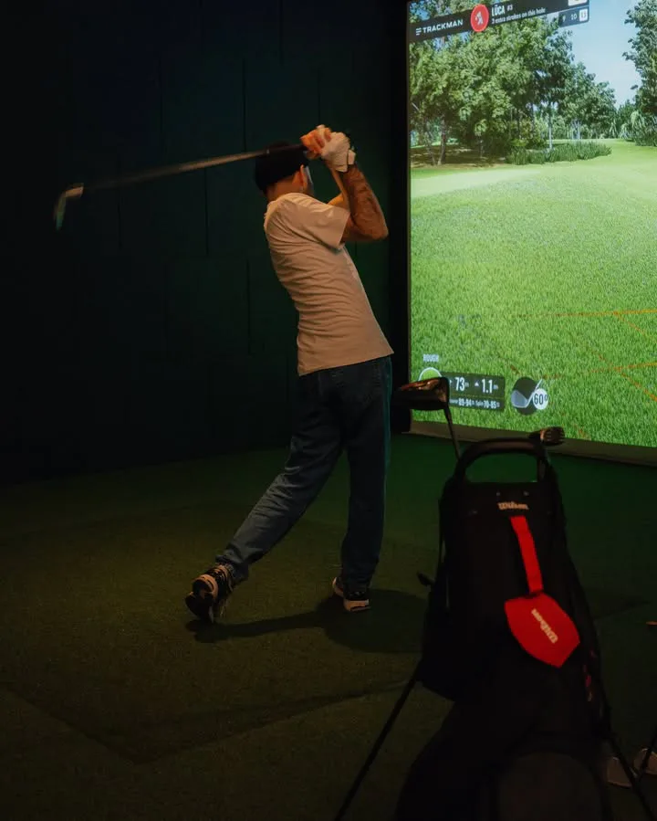 Indoor golf experience in Zurich