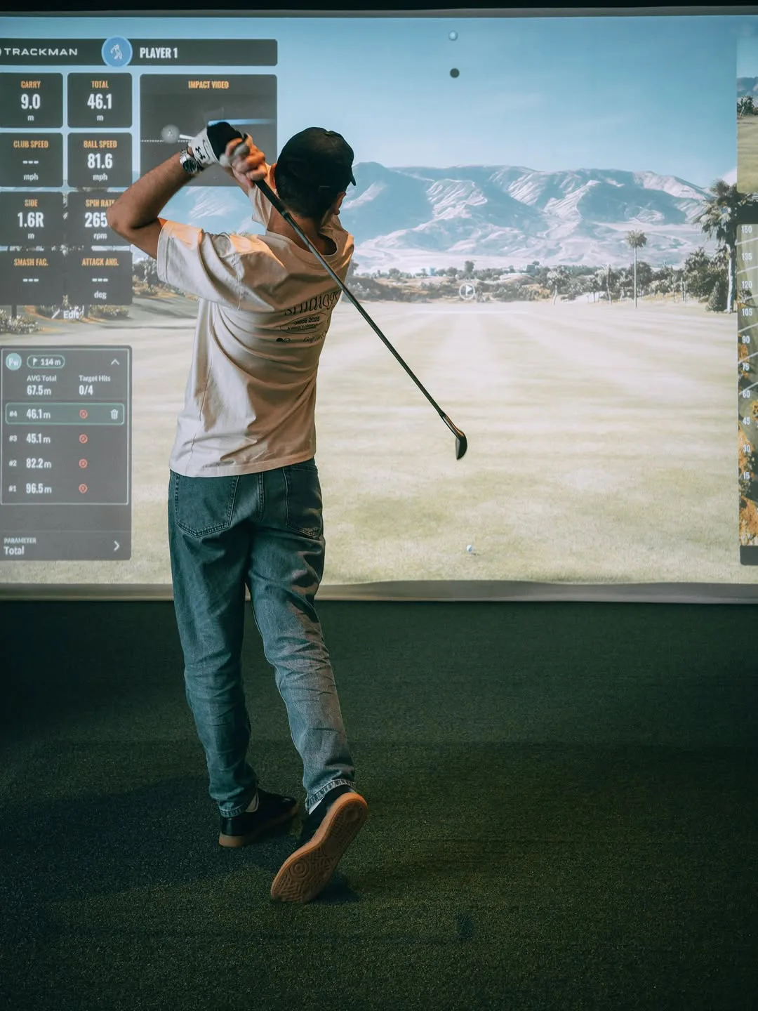 Indoor golf experience in Zurich